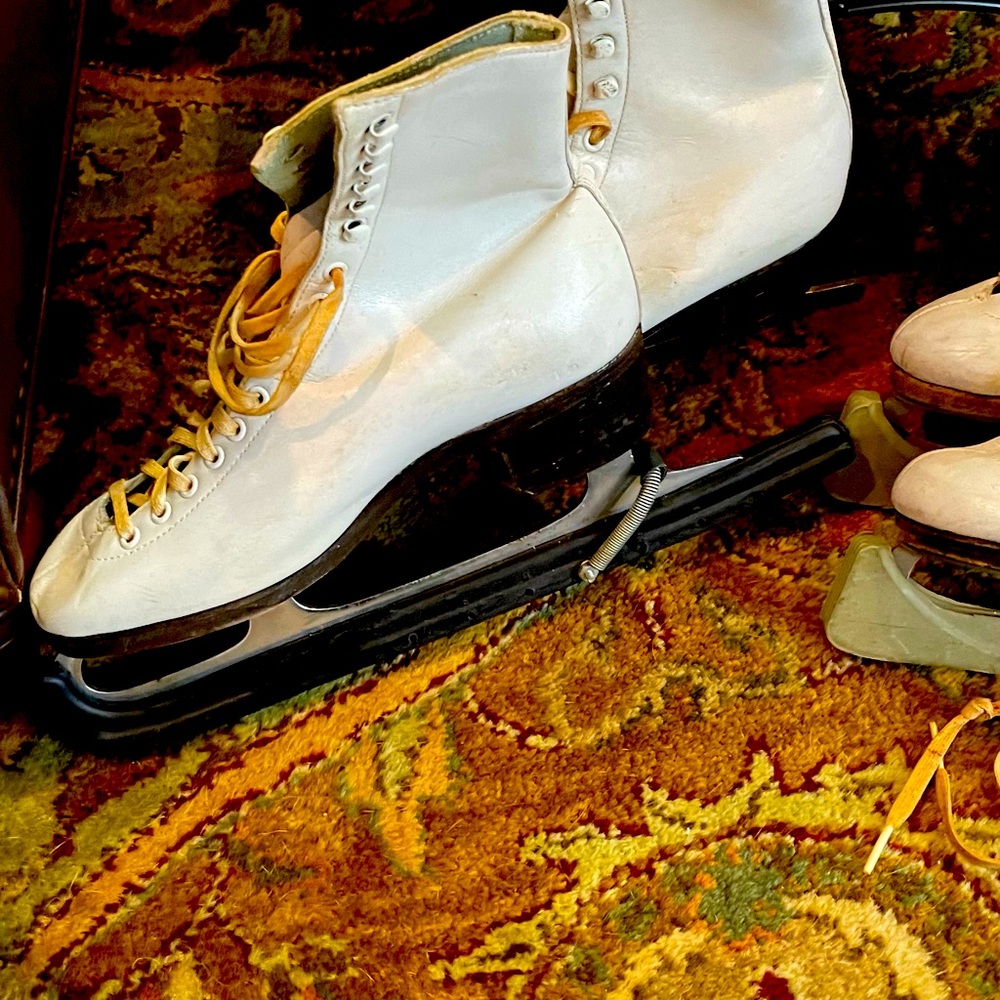 Vintage Ice Skates for Christmas Decor or Ice Skating